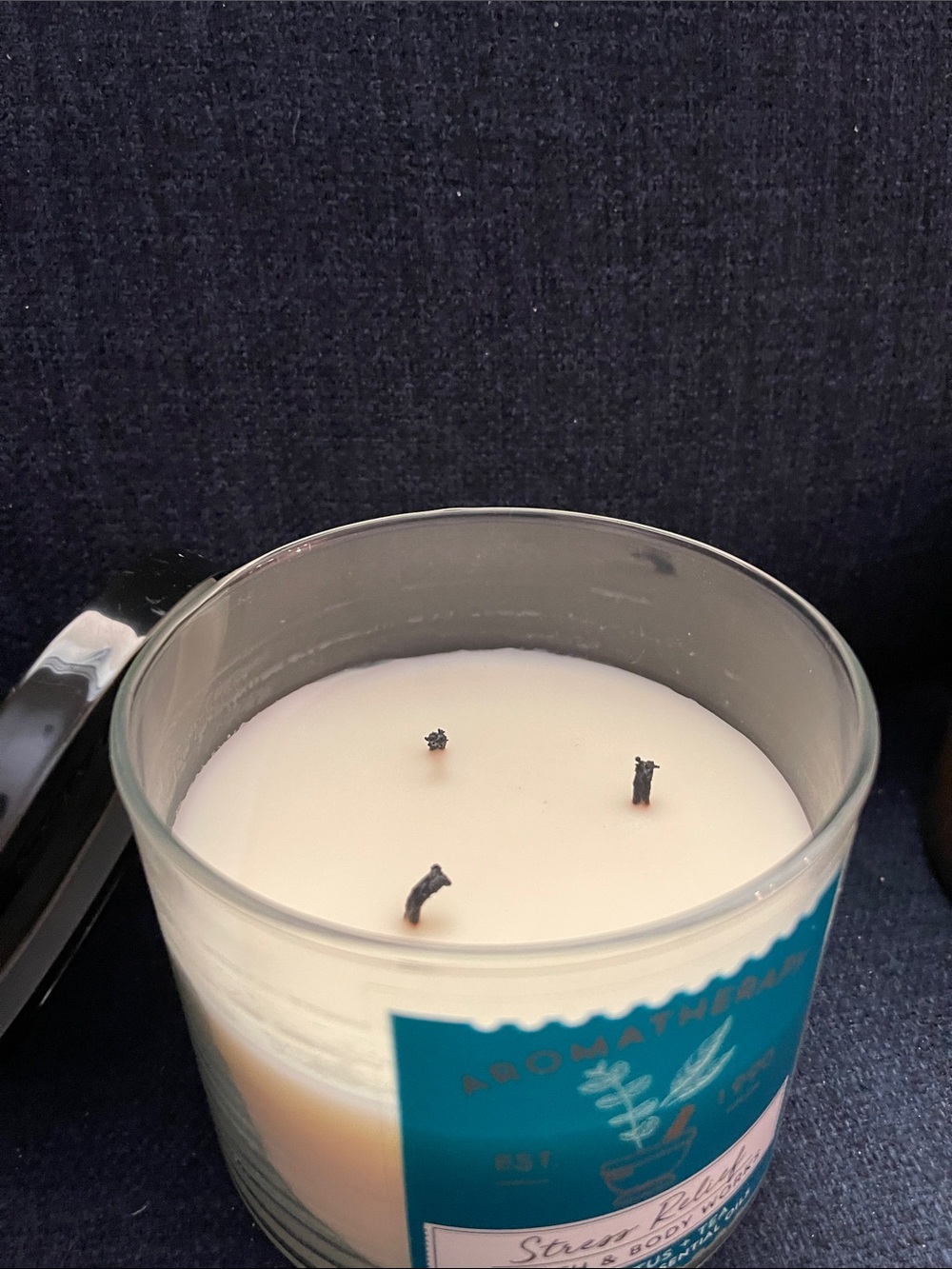 Bath & Body Works Aromatherapy Stress Relief Candle - Eucalyptus + Tea - Picture 3 of 4